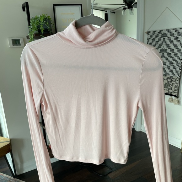Sunday Best Crop Turtleneck - size S - Picture 2 of 5